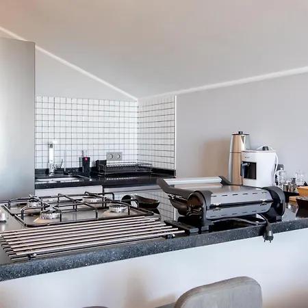 Apartment Luxury Flat With Jacuzzi On The Balcony In *